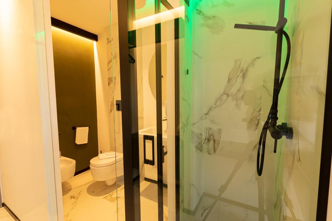 The City Hotel アンコーナ エクステリア 写真