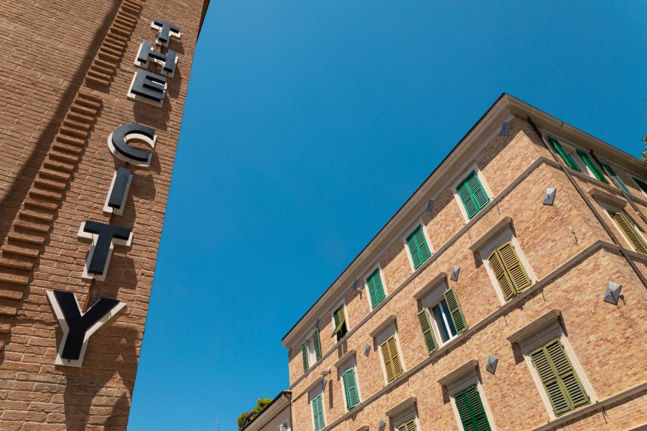 The City Hotel アンコーナ エクステリア 写真