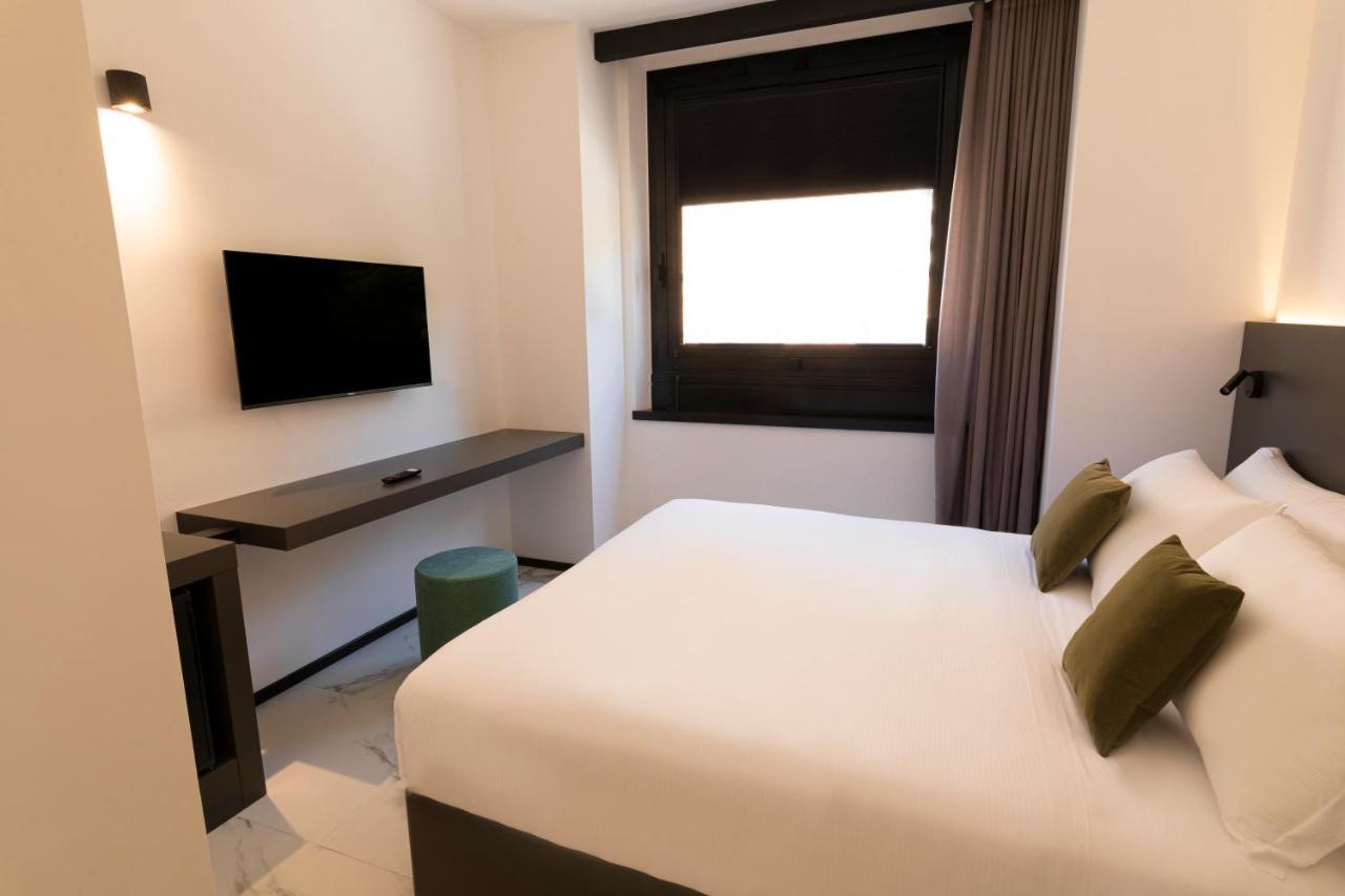 The City Hotel アンコーナ エクステリア 写真