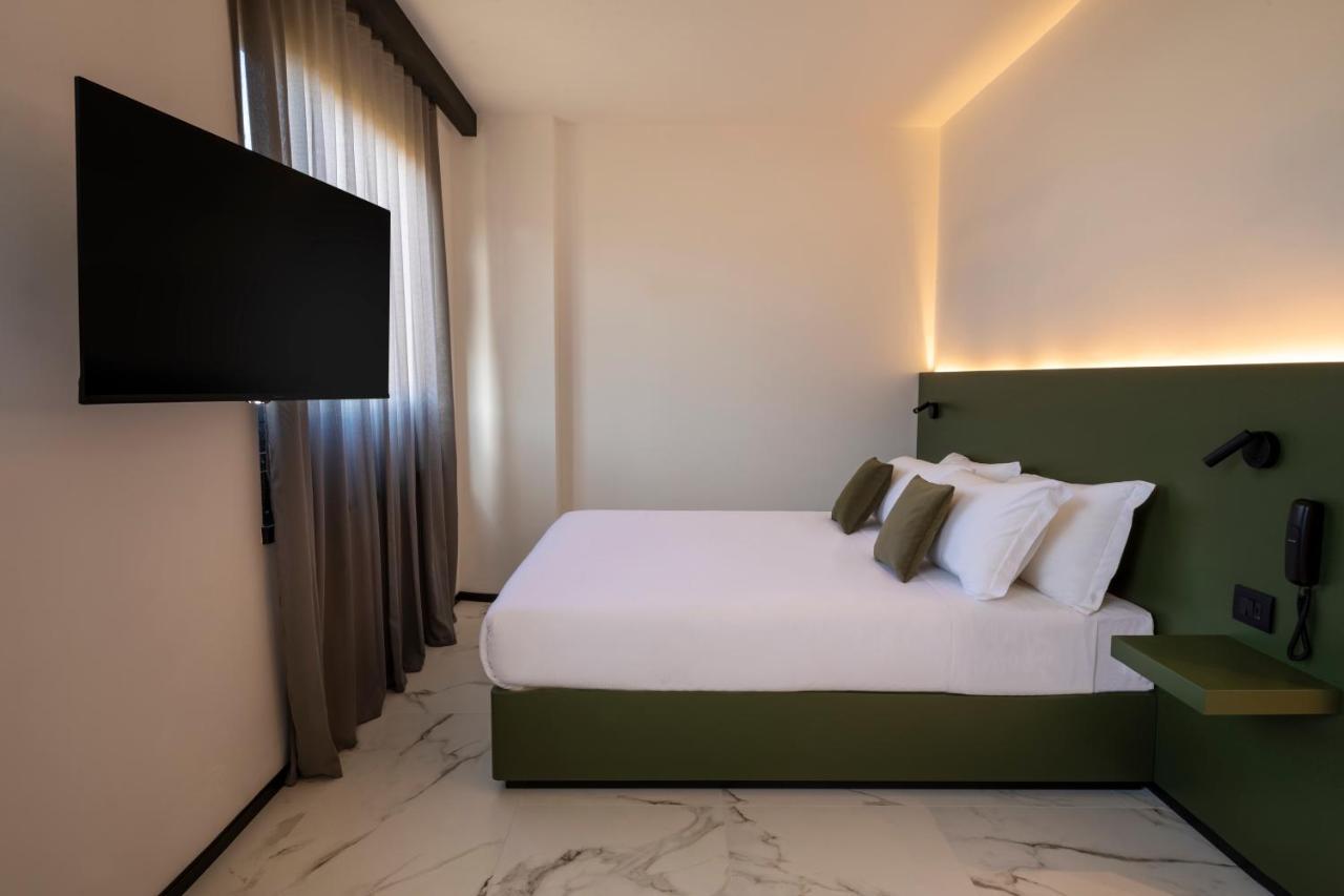 The City Hotel アンコーナ エクステリア 写真