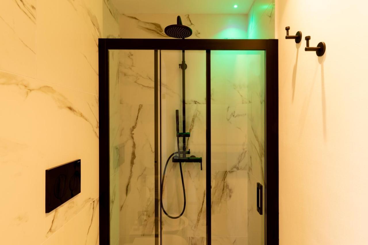 The City Hotel アンコーナ エクステリア 写真