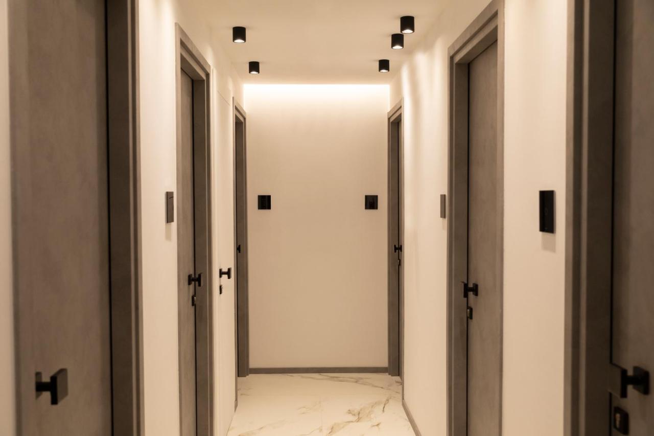 The City Hotel アンコーナ エクステリア 写真