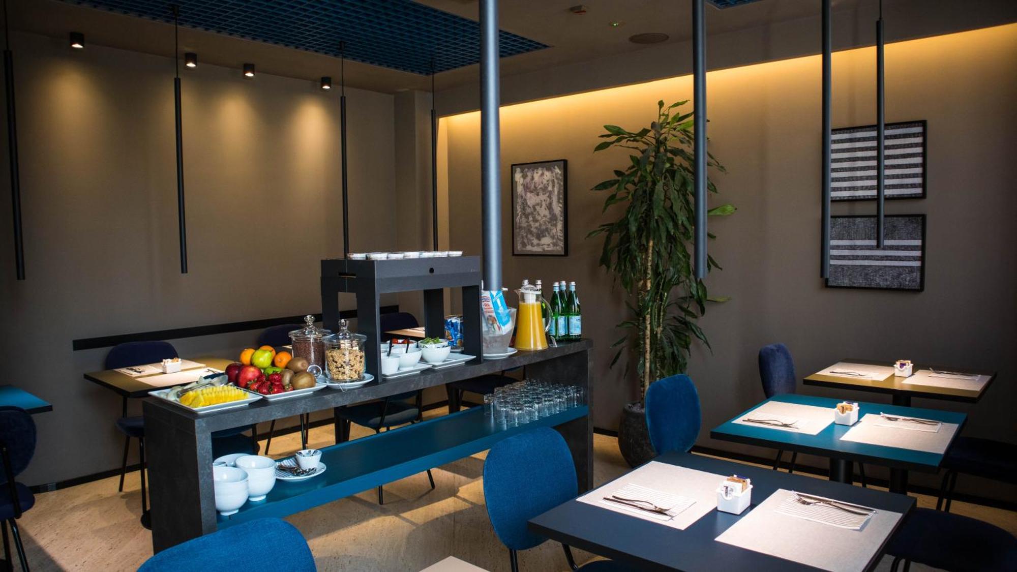 The City Hotel アンコーナ エクステリア 写真